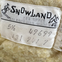 Load image into Gallery viewer, Vintage 70s Snowland Brown Suede Moccasin Boots Size 5.5