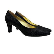 Load image into Gallery viewer, Vintage 80s Bruno Magli Black Cone Heels Size 7.5