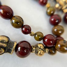 Load image into Gallery viewer, Vintage Polished Stone Bead Necklace 24"