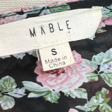 Load image into Gallery viewer, Mable Floral V-neck Puff Sleeve Ruffle Dress Size Small