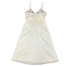 Load image into Gallery viewer, Vintage ILGWU Full Slip Size 32