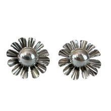 Load image into Gallery viewer, Vintage Silver Floral Screw Back Earrings