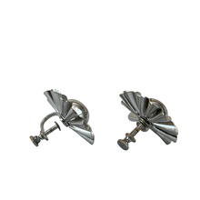 Load image into Gallery viewer, Vintage Silver Floral Screw Back Earrings
