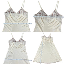 Load image into Gallery viewer, Vintage ILGWU Full Slip Size 32