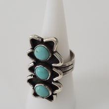 Load image into Gallery viewer, Vintage Native American Turquoise Ring 925 Silver Size 5.5
