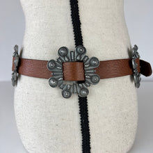 Load image into Gallery viewer, Vintage Brown Leather Concha Belt Size 32&quot;
