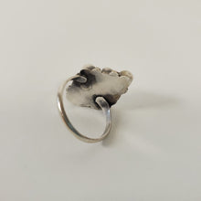 Load image into Gallery viewer, Vintage 925 Diamond Shaped Turquoise Snake Eye Ring Size 5
