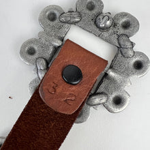 Load image into Gallery viewer, Vintage Brown Leather Concha Belt Size 32&quot;
