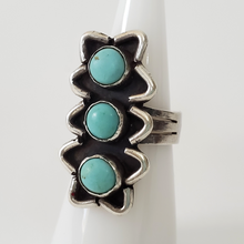 Load image into Gallery viewer, Vintage Native American Turquoise Ring 925 Silver Size 5.5

