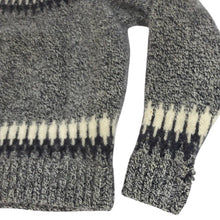 Load image into Gallery viewer, Vintage Fair Isle Virgin Wool Pullover Sweater Size Large
