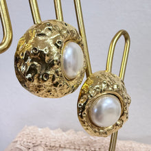 Load image into Gallery viewer, Vintage De La Terre A La Lune Large Pearl Clip On Earrings w Hammered Gold Tone
