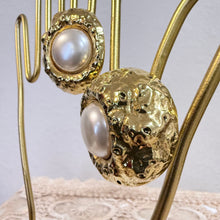 Load image into Gallery viewer, Vintage De La Terre A La Lune Large Pearl Clip On Earrings w Hammered Gold Tone
