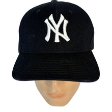 Load image into Gallery viewer, New Era New York Yankees Fitted Hat Size 7 1/2 Black MLB Cap

