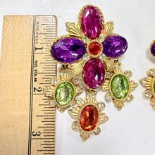 Load image into Gallery viewer, Gerard Yosca Large Bold Gold Statement Clip On
