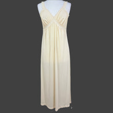 Load image into Gallery viewer, VTG Peignoir Robe &amp; Nightgown Medium
