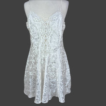 Load image into Gallery viewer, VTG White Satin &amp; Lace Nighty Size Large
