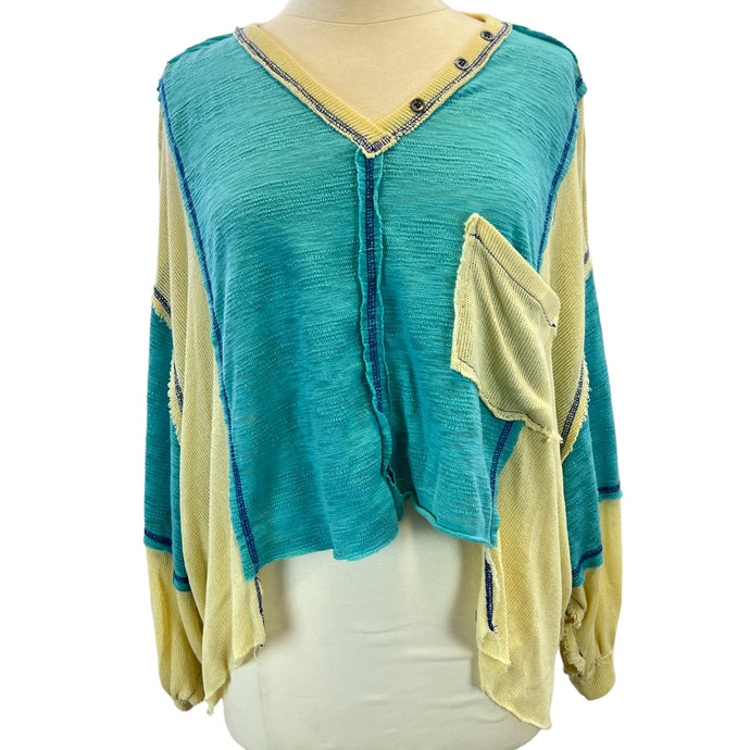 POL Relaxed Fit V-Neck Top Size Small