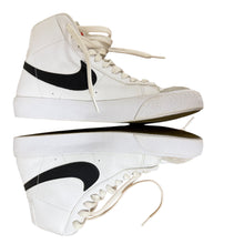 Load image into Gallery viewer, Nike Blazer Mid ’77 White Leather High Top Sneakers Men’s 6.5Y / Women’s 8
