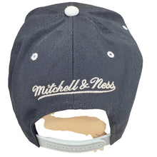 Load image into Gallery viewer, Mitchell &amp; Ness Los Angeles Kings Black &amp; Silver Script Snapback Hat
