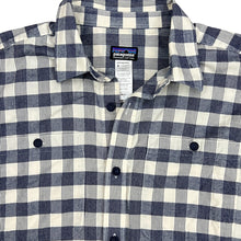 Load image into Gallery viewer, Patagonia Organic Cotton Button-Up Shirt Size Small
