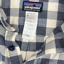 Load image into Gallery viewer, Patagonia Organic Cotton Button-Up Shirt Size Small
