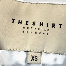 Load image into Gallery viewer, Rochelle Behrens “The Shirt” Anti-Gape Button Down Pale Blue Size XS
