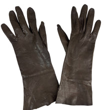 Load image into Gallery viewer, Vintage 1950s 1960s Dark Brown Leather Gloves Mid Length 6.5
