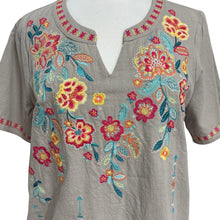 Load image into Gallery viewer, Savannah Jane Embroidered Floral Tunic Top Size Small
