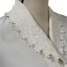 Load image into Gallery viewer, Vintage 80s Embroidered Collar Button Up Shirt Size Large
