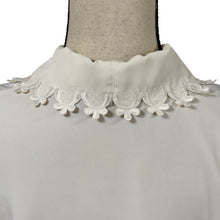 Load image into Gallery viewer, Vintage 80s Embroidered Collar Button Up Shirt Size Large
