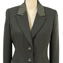 Load image into Gallery viewer, Vintage Structured Statement Wool Blazer Size 9
