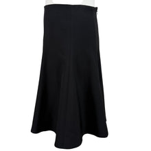Load image into Gallery viewer, Liz Claiborne Black Midi Flare Skirt Size 4P
