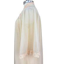 Load image into Gallery viewer, VTG Peignoir Robe &amp; Nightgown Medium
