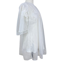 Load image into Gallery viewer, VTG White Lace Baby Doll Nighty Set Size Small
