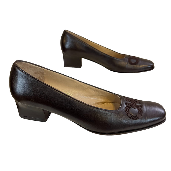 Salvatore Ferragamo Brown Leather Low Classic Heel Pump Size 7 4A Narrow