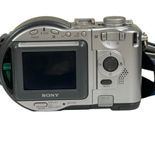 Load image into Gallery viewer, VTG 2000s Sony Mavica Digital Video Camera with Charger
