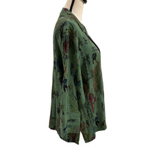 Load image into Gallery viewer, Tianello Oversized VTG Rayon Geisha Button Up Size XS
