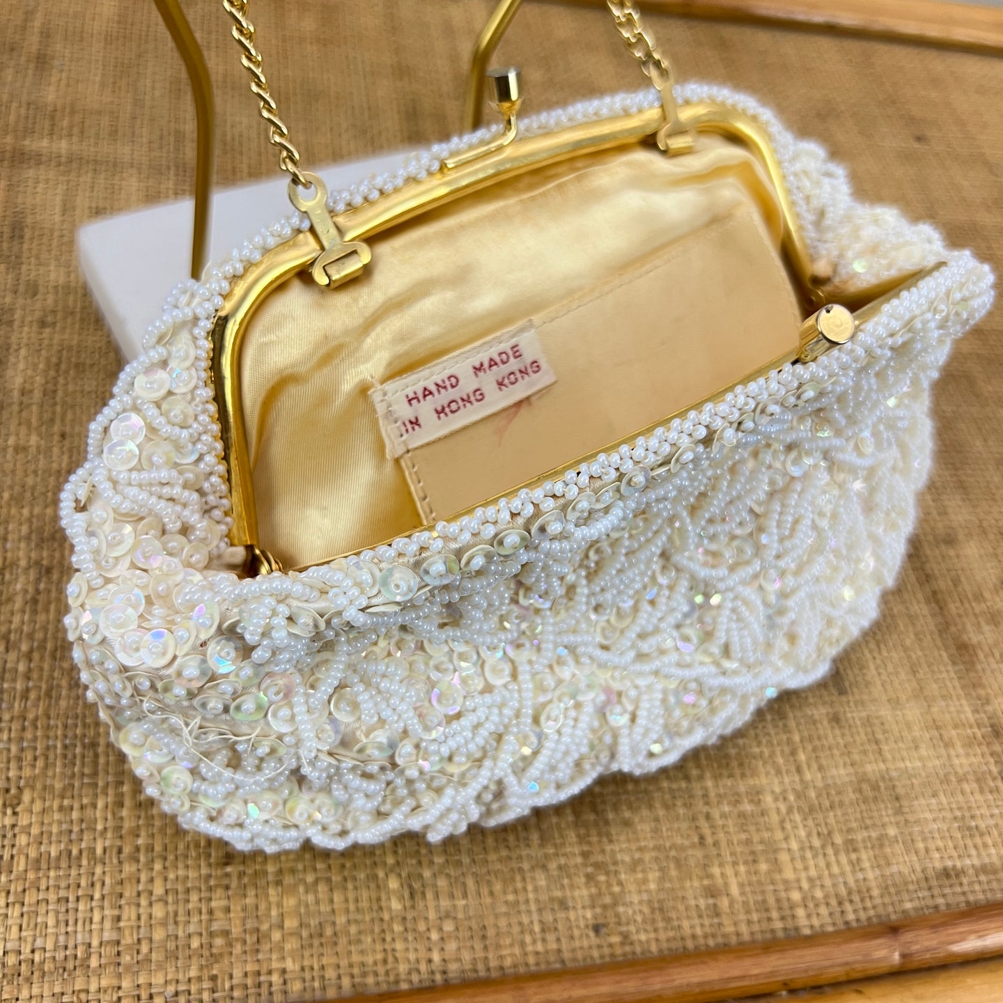 Vintage White Iridescent Beaded Kiss Lock Evening Bag Gold Chain Hardware