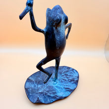 Load image into Gallery viewer, Vintage Figural Frog Holding Tulip Flower Candle Holder
