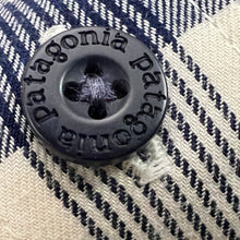 Load image into Gallery viewer, Patagonia Organic Cotton Button-Up Shirt Size Small

