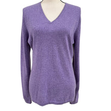 Load image into Gallery viewer, NWT Lavender Cashmere V-Neck Sweater Scotland XL
