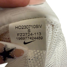Load image into Gallery viewer, Nike Windrunner Women’s Blue Toile Print Hooded Jacket Size Small Rare Limited Edition
