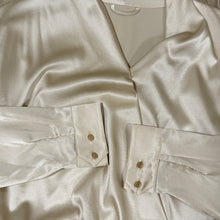 Load image into Gallery viewer, 100% Silk Champagne Blouse Size Small
