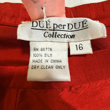 Load image into Gallery viewer, Vintage Two-Piece 100% Silk Pants Suit Size Large/ XL

