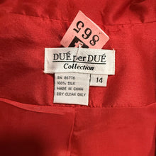 Load image into Gallery viewer, Vintage Two-Piece 100% Silk Pants Suit Size Large/ XL
