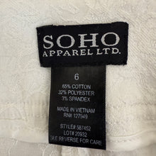 Load image into Gallery viewer, 90s White Jacquard Tapered Leg Ankle Pant Size 6

