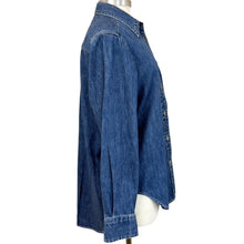 Load image into Gallery viewer, VTG Tommy Hilfiger Flag Pocket Denim Shirt Size Medium
