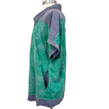 Load image into Gallery viewer, Oli &amp; Hali Denim Bandana Relaxed Fit Button Up Shirt Size Large
