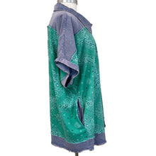 Load image into Gallery viewer, Oli &amp; Hali Denim Bandana Relaxed Fit Button Up Shirt Size Large
