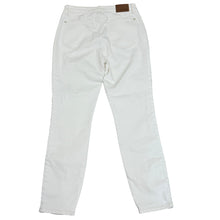 Load image into Gallery viewer, Judy Blue White Relaxed Fit High Rise Jeans Size 11/30
